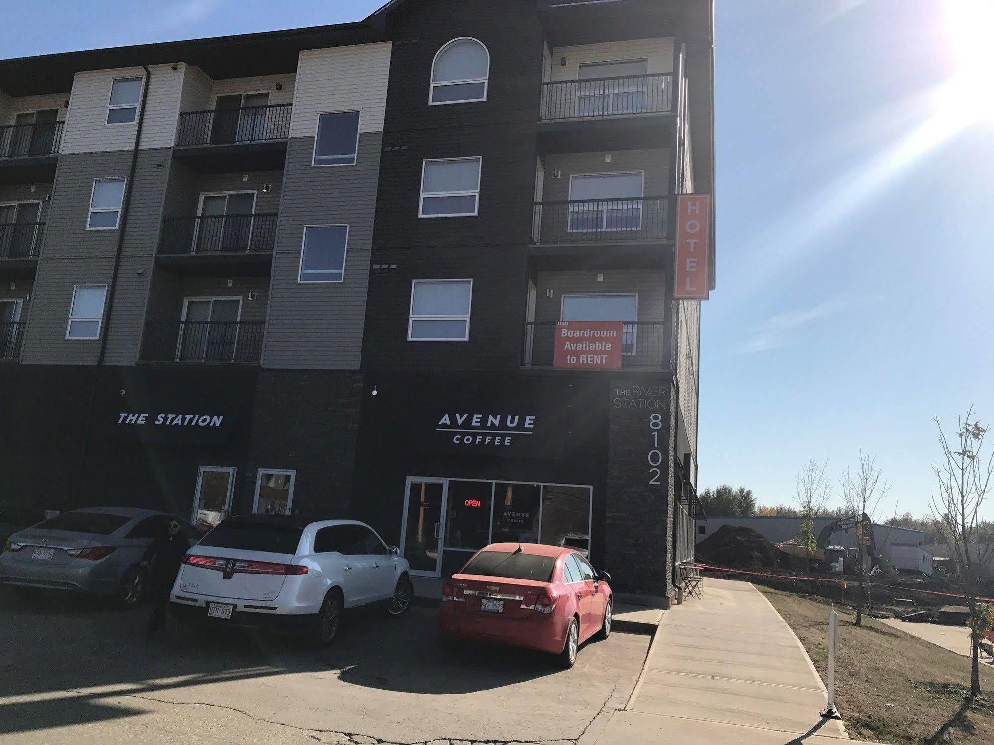 Ramada By Wyndham Fort Mcmurray Exterior photo
