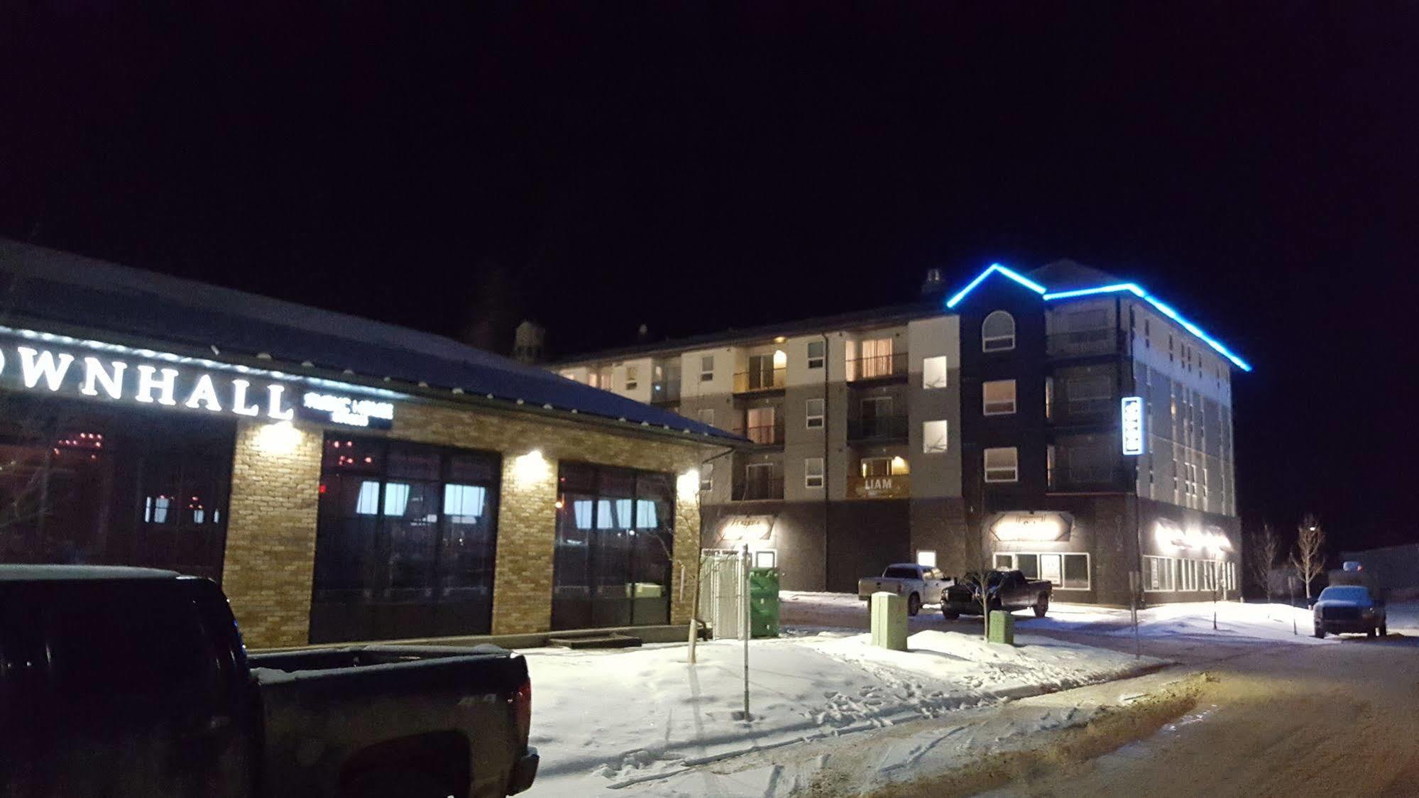 Ramada By Wyndham Fort Mcmurray Exterior photo